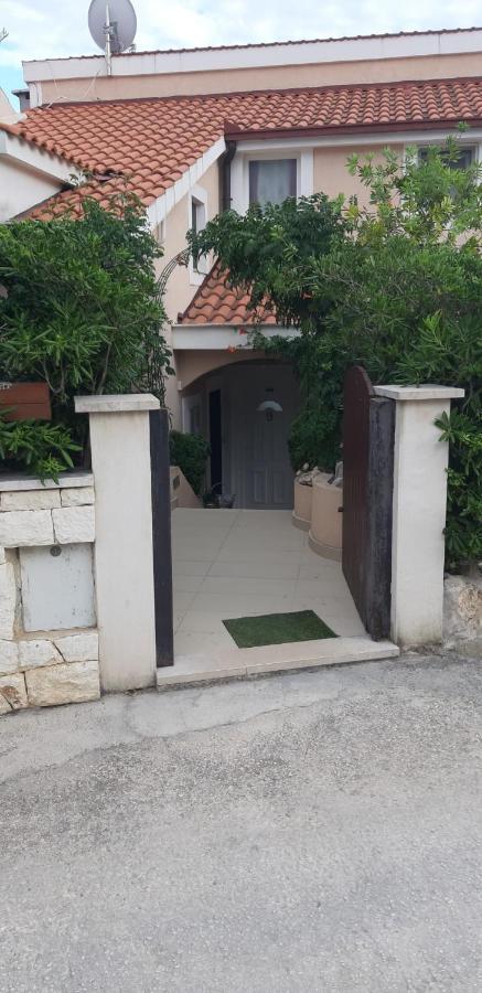 Apartments Luka Sevid Ngoại thất bức ảnh